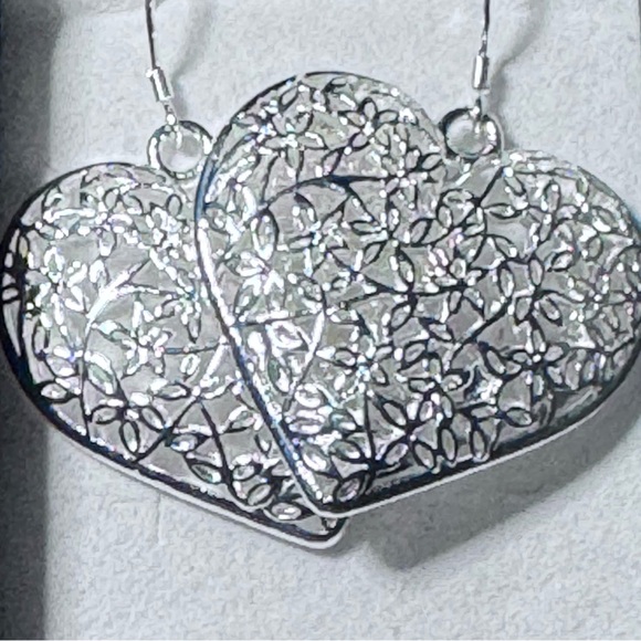 925 silver plated heart earring 1.25” x 1.25” - Picture 6 of 8